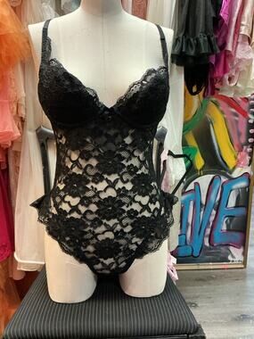 VINTAGE VICTORIA'S SECRET BLACK LACE TEDDY